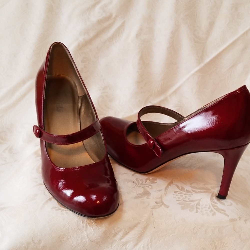 Dress shoes